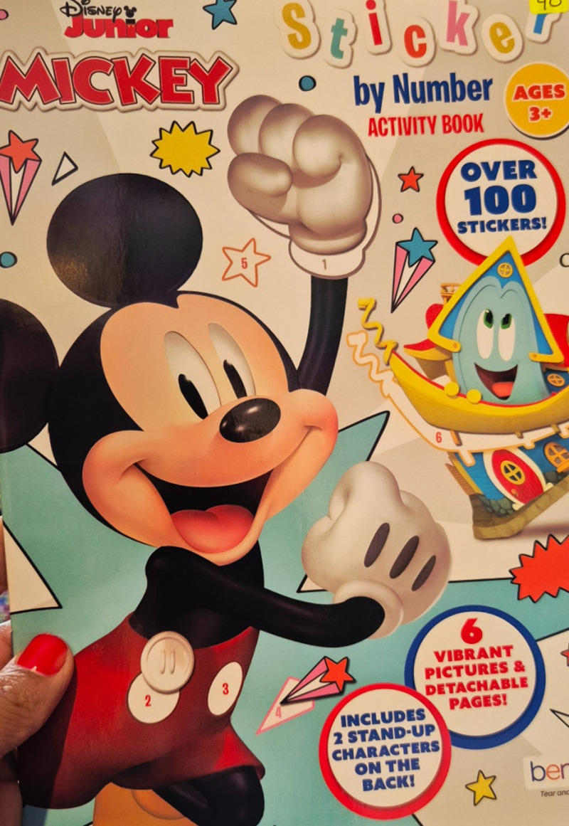 libro con estiker/colorear/cuento
