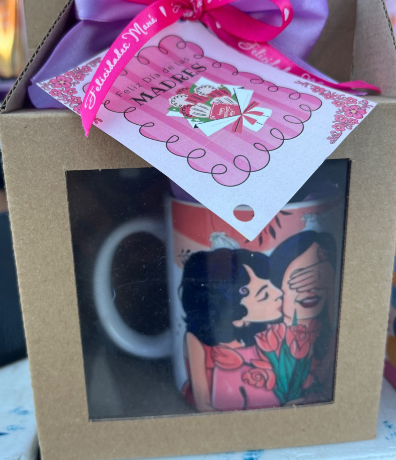 Taza en caja
