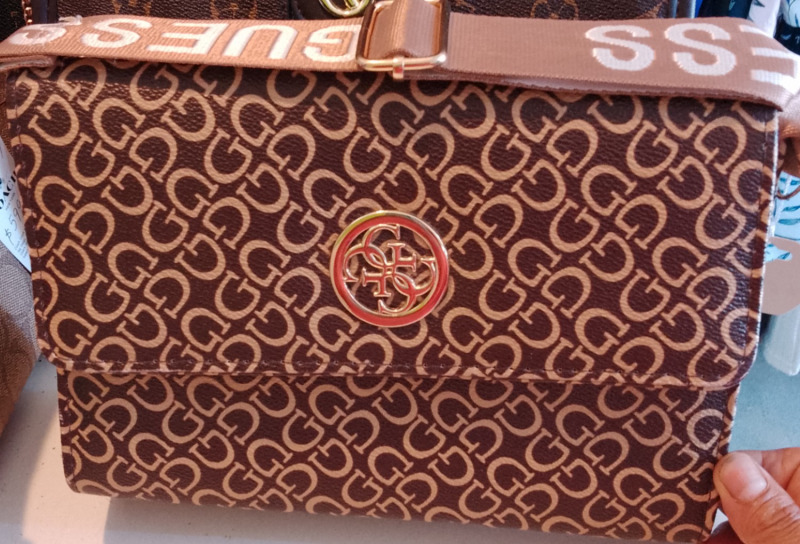 Bolso GUESS 299